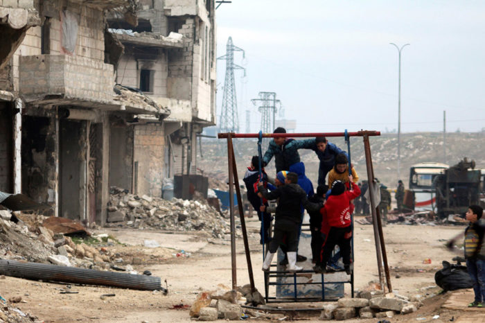 Se reanuda el proceso de evacuación en el este de Alepo