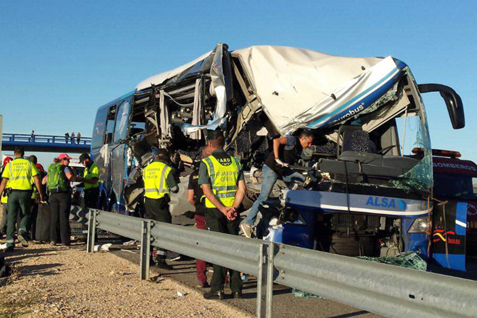 El autobús quedó destrozado. / ICAL