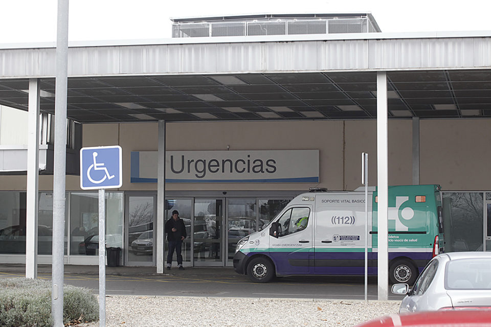 Entrada al servicio de Urgencias del Hospital San Pedro. /INGRID