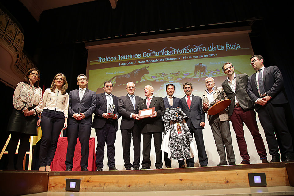 Acto de entrega de los Trofeos Taurinos Comunidad de La Rioja. /CLARA LARREA