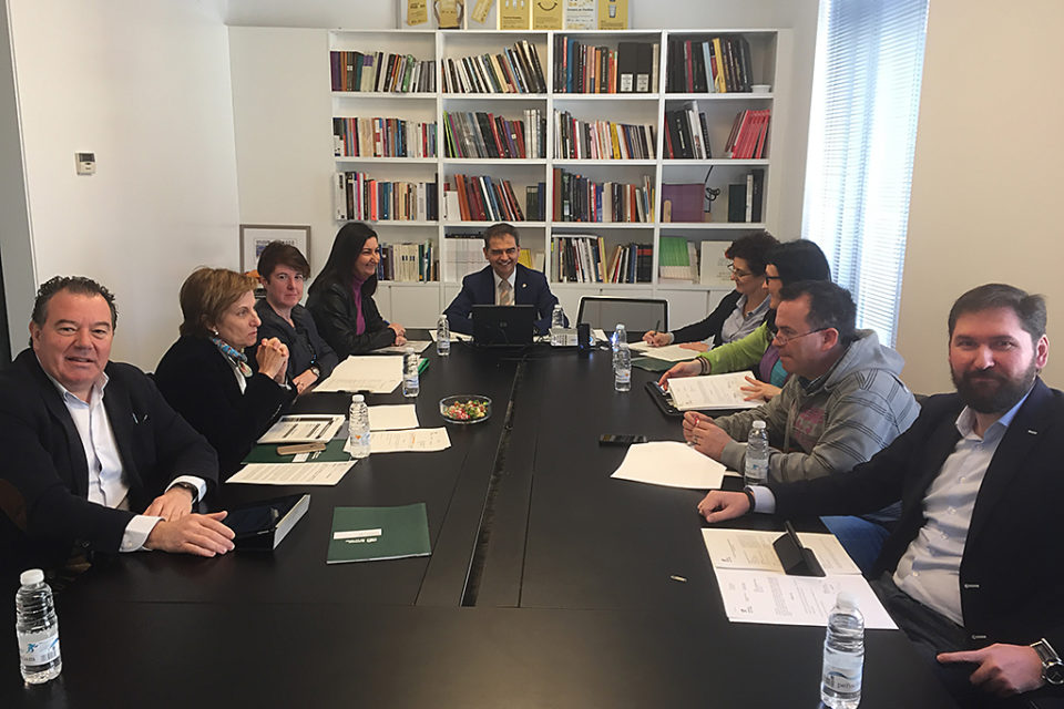 Reunión ayer del el Consejo de Relaciones Laborales, que analizó la Memoria del año pasado. / NR