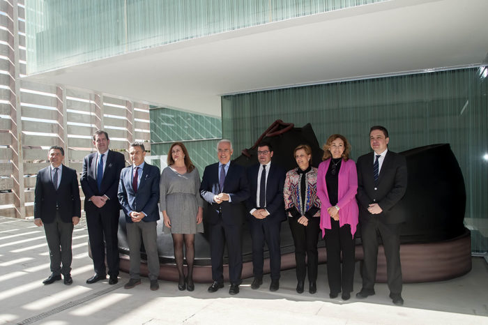 Arnedo exhibirá desde el corsé de Isabel II a un óleo de Berruguete