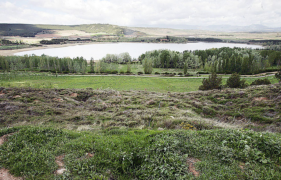 Entorno de la Grajera, donde se van a plantar mil encinas, coscojas y coníferas. / ÓSCAR SOLORZANO