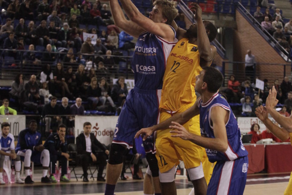 Gerun, en acción ante el Barça B, su equipo desde hace cuatro jornadas. / CLARA LARREA
