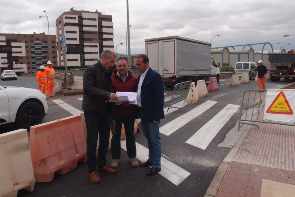 El concejal Francisco Iglesias visita las obras. / NR