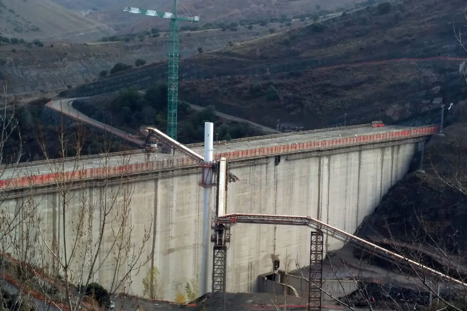 Imagen de archivo de las obras en la presa de Enciso. / NR