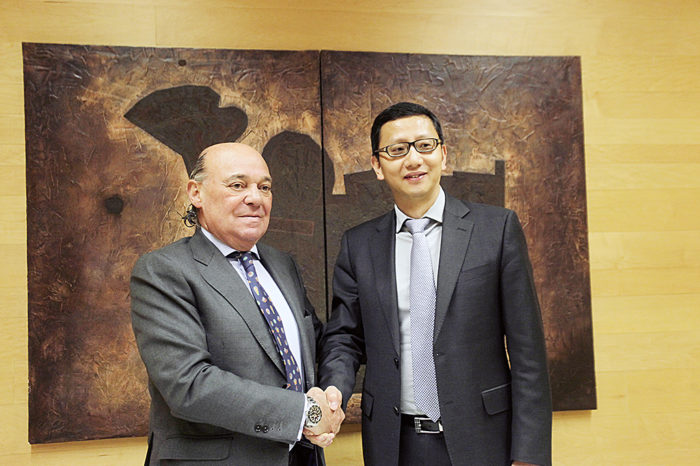 La FER y la Cámara China firman un acuerdo que posibilita misiones comerciales