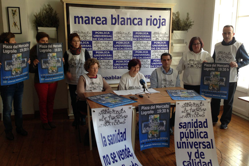 Miembros de Marea Blanca, en rueda de prensa. / Ingrid