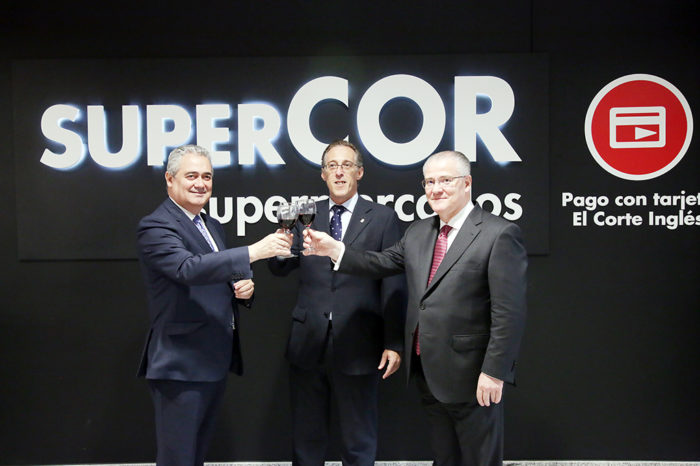 El Corte Inglés crea 35 empleos con su nuevo Supercor de Cascajos