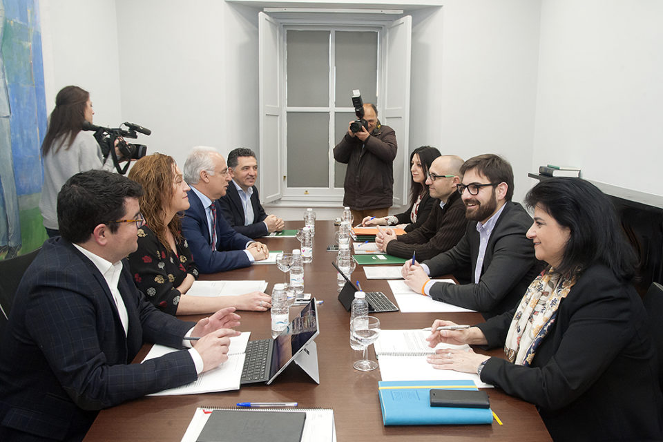 El presidente del Gobierno preside la reunión mantenida con dirigentes de Ciudadanos. / NR