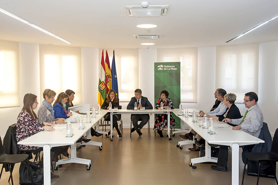 Conrado Escobar preside la reunión. / NR