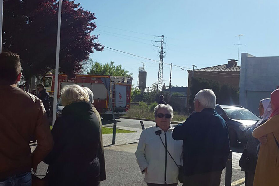Algunos usuarios que estaban en la zona afectada fueron desalojados hasta que se resolvió el incidente. /NR