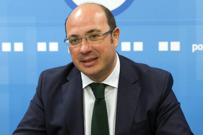 Dimite el presidente de Murcia