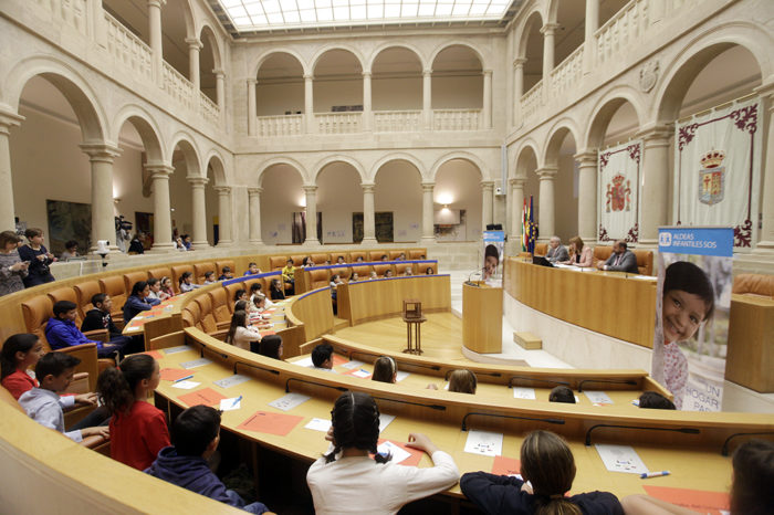 Escolares se comprometen a informar a padres y profesores sobre acoso escolar