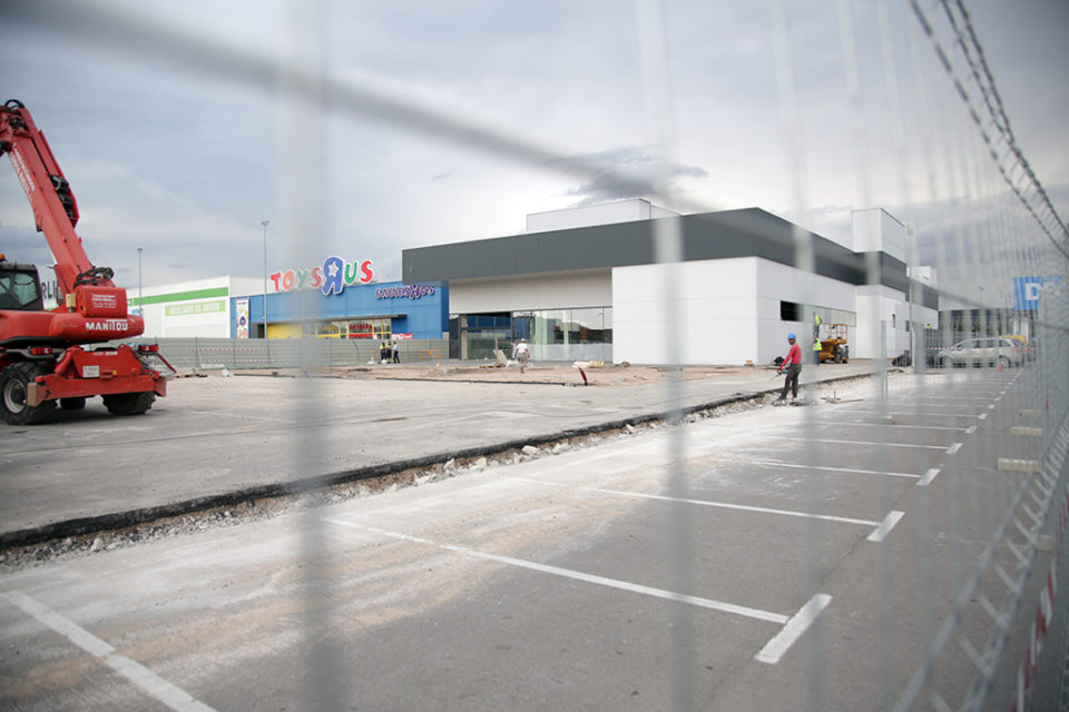 El nuevo supermercado se ubicará en las antiguas instalaciones de Deportes Ferrer. / Clara Larrea