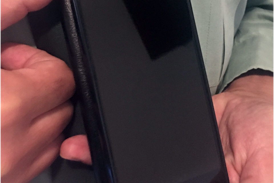 Teléfono que el detenido vendió antes de denunciar su robo. / Guardia Civil