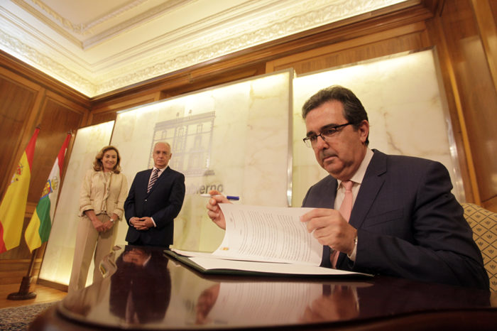 La salud pública compra nuevos equipos contra el cáncer gracias al dueño de Zara