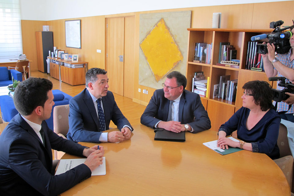 Reunión entre el Gobierno de La Rioja y la Diputación Foral de Álava. / NR
