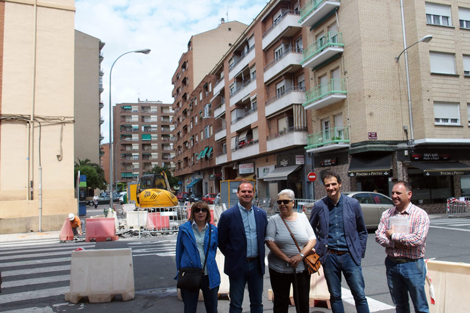 Los concejales visitan las obras con los vecinos de la zona. / NR
