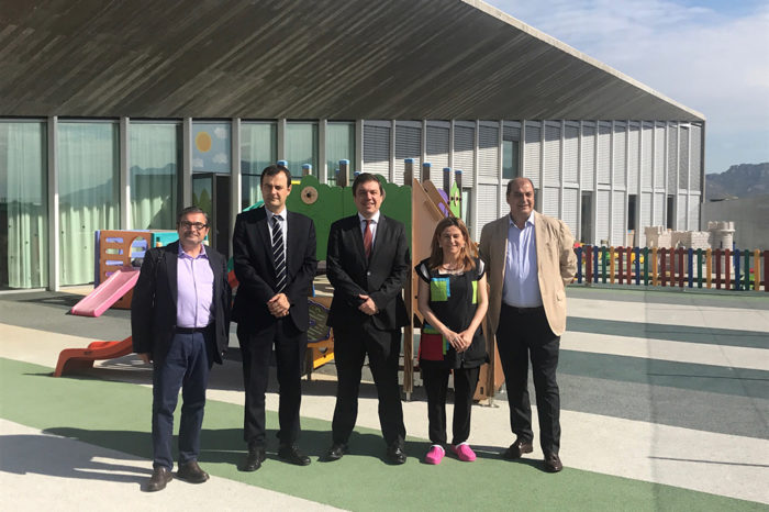 Educación amplía en ocho las plazas para bebés en la escuela Las Luces de Haro