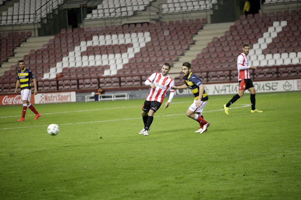 El blanquirrojo Antxon Muneta renueva otra temporada. / Clara Larrea