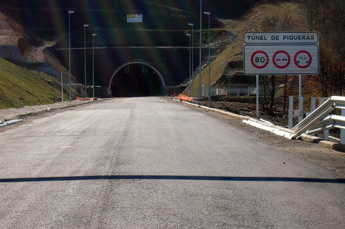 El túnel de Piqueras permanecerá cerrado al tráfico desde este lunes para su mantenimiento