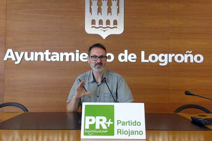 Antoñanzas defiende su oposición útil y pide un cambio de Gobierno local