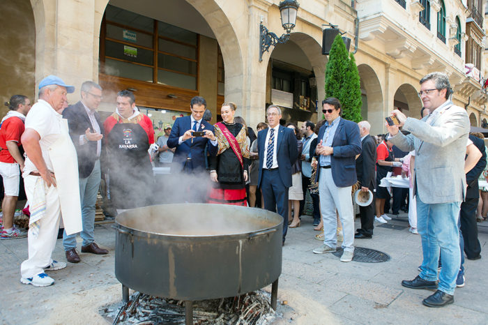 Misa en la Redonda y degustación de toro guisado para despedir las fiestas bernabeas