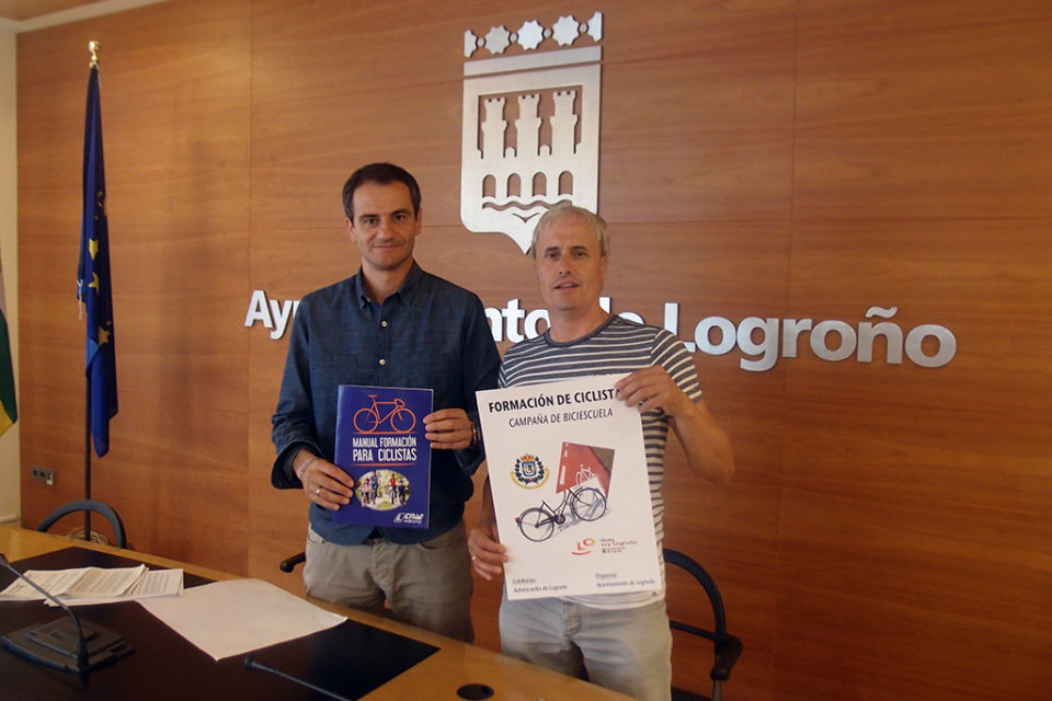 El edil de Seguridad Ciudadana (izquierda) ha presentado la campaña. / NR