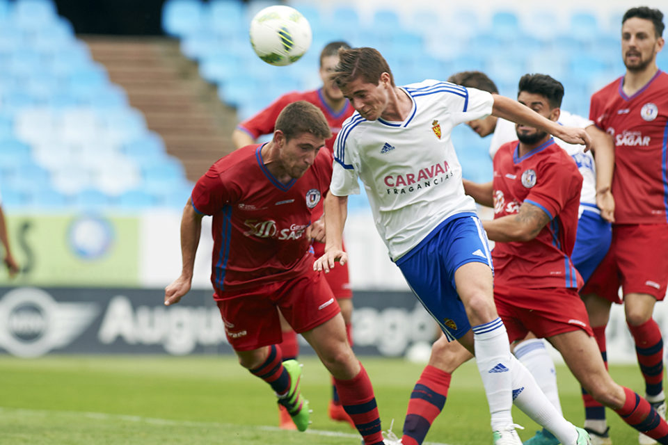 El Calahorra, tras caer ante el Deportivo Aragón, superó ante el Laredo su primera eliminatoria por el ascenso. / TINO GIL-REAL ZARAGOZA
