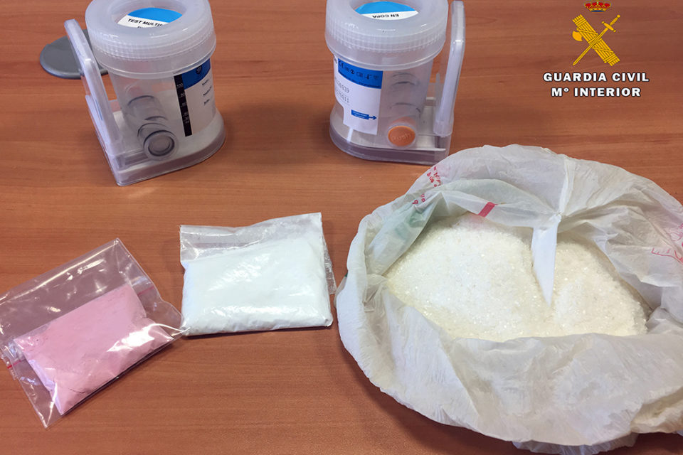 Droga intervenida por la Guardia Civil. / Guardia Civil