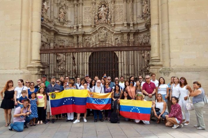La comunidad venezolana en La Rioja llama a sus más de 500 compatriotas a votar en Logroño contra Maduro
