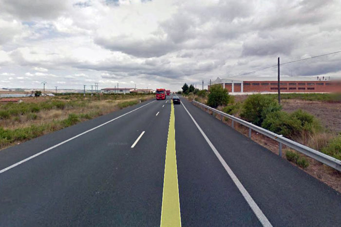 Fallece el conductor de una furgoneta tras sufrir una colisión con un camión en la N-232, en Calahorra