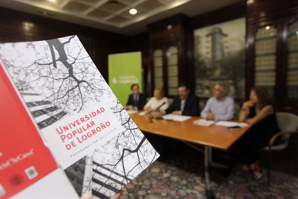 Folleto de actividades de la UPL, que se presentó el martes. / Ingrid