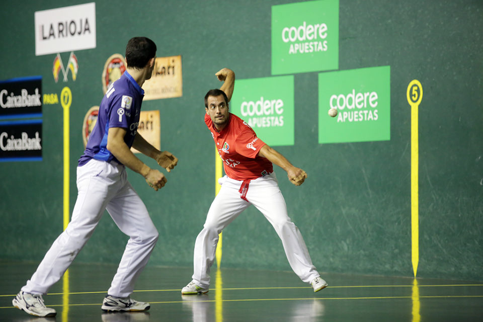 Bengoetxea fue el mejor de la noche, en el mejor partido de la feria. El de Leitza superó a Altuna. / Clara Larrea