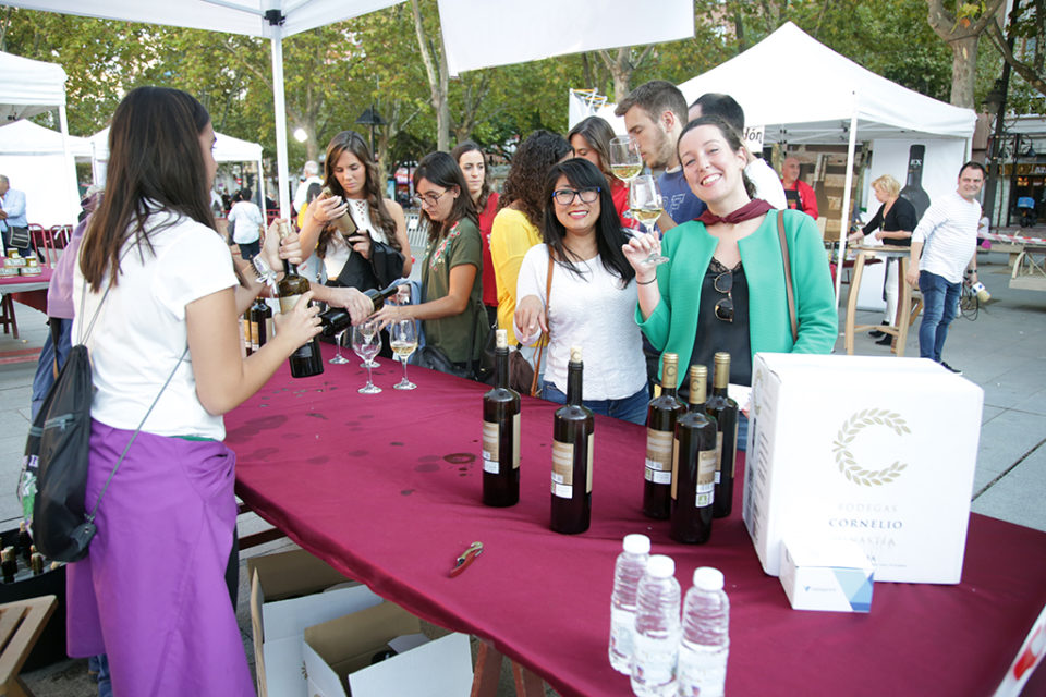 Algunas de las participantes antes de iniciar la degustación./ Clara Larrea