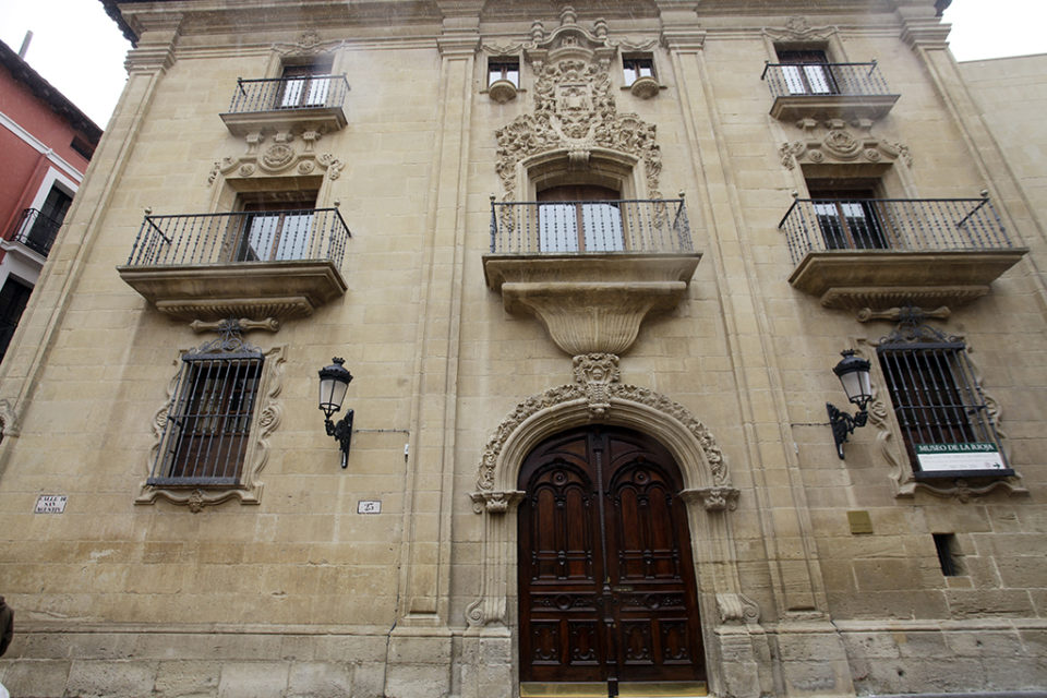 Museos, bibliotecas, polideportivos...Casi todo cierra. / Ingrid