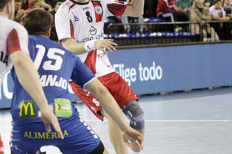 El Ciudad de Logroño arrancó la liga en el Palau d’Esports de Granollers. Montoro sumó dos goles. / Clara Larrea