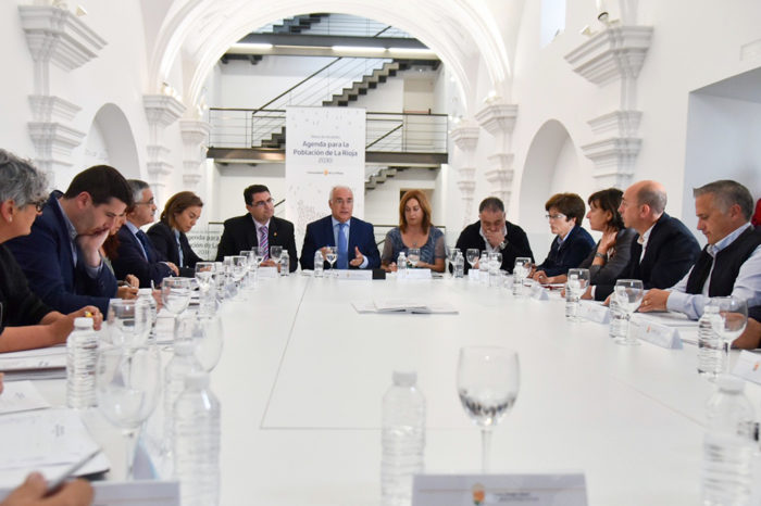 La nueva mesa de los alcaldes de La Rioja estudiará el reto demográfico