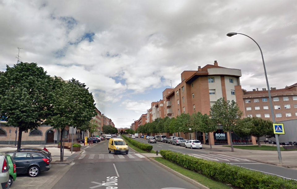 Punto de la calle Madre de Dios en el que se ha producido el atropello de la joven. / NR