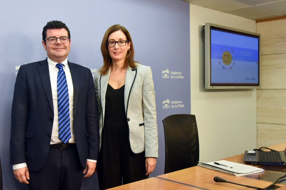Alfonso Domínguez y Natalia Rosa han presentado en rueda de prensa los indicadores de calidad de vida de La Rioja. / NR