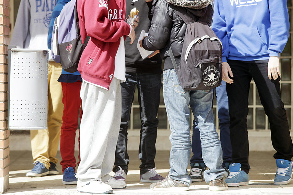 Alumnos a las puertas de un colegio. / Ingrid