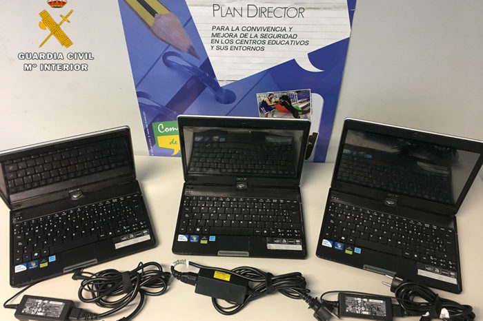 La Guardia Civil recupera tres portátiles robados por un alumno de su colegio