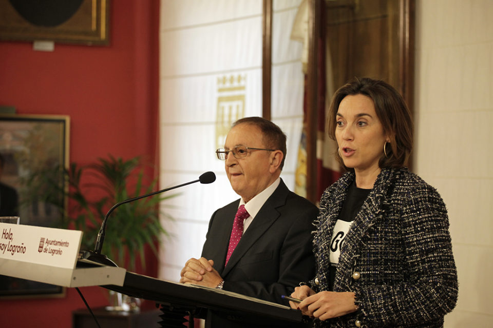 Cuca Gamarra y José María Ruiz Alejos informan sobre la nueva misión en Londres. / Ingrid