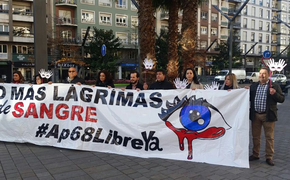 Integrantes de la plataforma han dado a conocer la pancarta que encabezará la movilización. / PLAP-68 (Twitter)