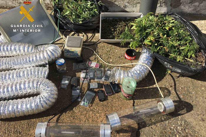 Descubierto un laboratorio de marihuana en un piso de Lardero tras incendiarse la cocina