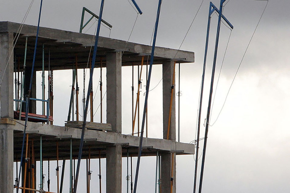 Pisos en construcción en Logroño. / Tomás Alonso