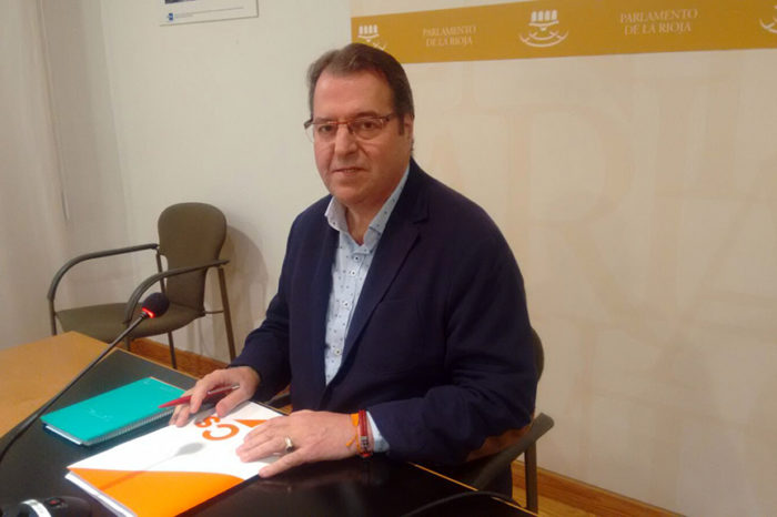 Cs pide profesionalizar el Parlamento en 2018 para dejar de ser "aficionados"