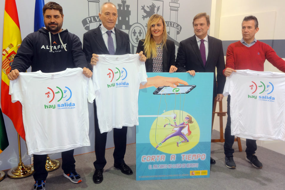 De izquierda a derecha, Alberto Fernández, Juan Bernabé, Olga Fernández, Alberto Bretón y Pedro Ferrer. / NR