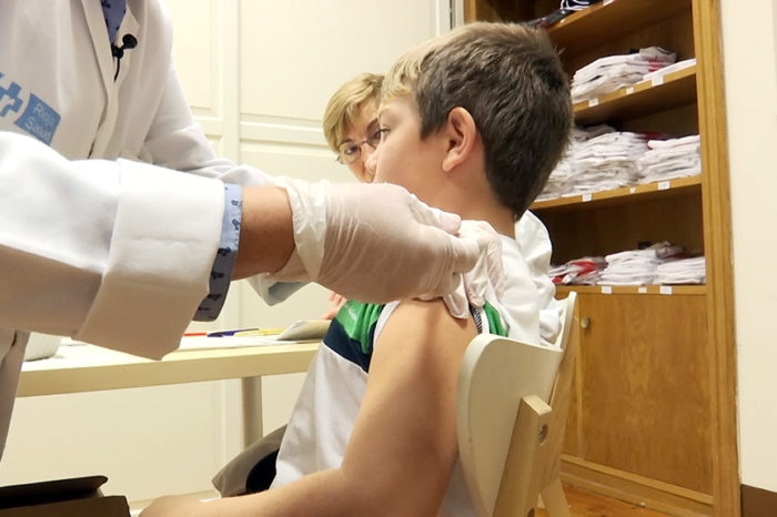 Salud comienza a vacunar a 10.000 niños contra el tétanos, la difteria y la tosferina